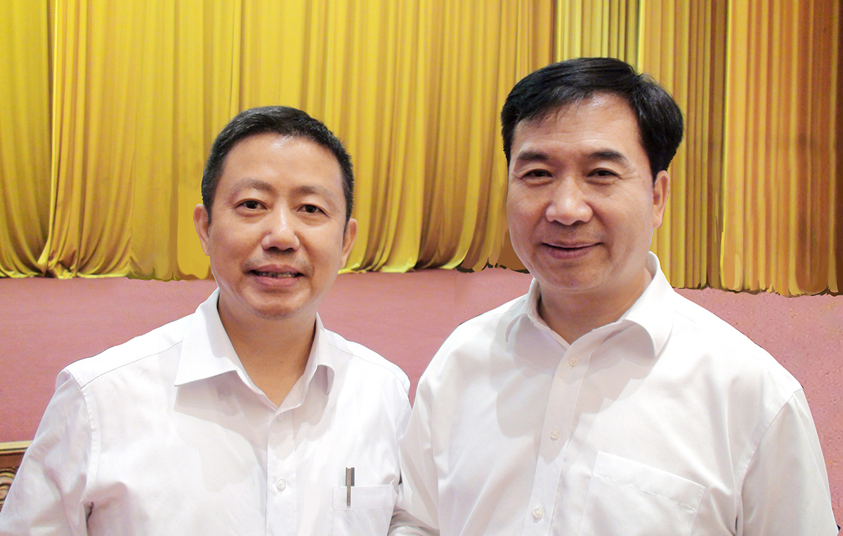 中央政治局常委、中央紀(jì)律檢查委員會(huì)書記李希與周海江合影